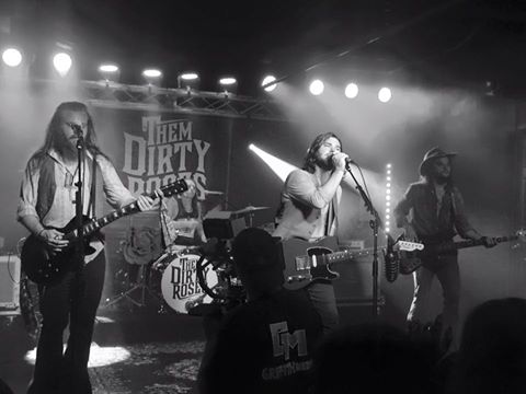 Music City unsigned artists Them Dirty Roses rocks out